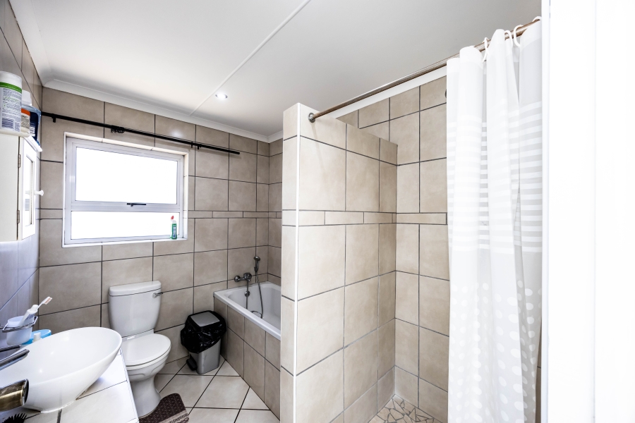 3 Bedroom Property for Sale in Kidds Beach Eastern Cape